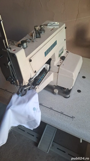 Mașină de cusut nasturi industrială Yamata Device FY373   2 și 4 găuri