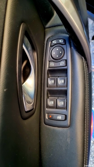    Renault Laguna III   Série Limitée Exécutive   1.5 dCi 110 CP, 2012 - imagine 6