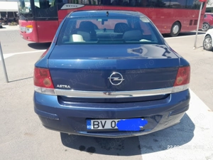 Opel astra h berlină 1.6 benzină an 2011 - imagine 2
