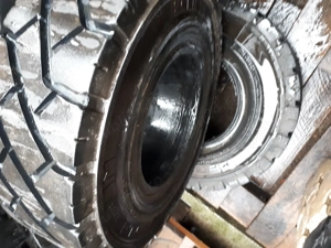 Cauciucuri pentru stivuitoare second hand - imagine 2