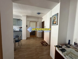 Vanzare Apartament 3 camere Decomandat 2 Bai balcon Mare parcare zona termopane izolat exterior - imagine 12