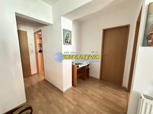 Vanzare Apartament 3 camere Decomandat 2 Bai balcon Mare parcare zona termopane izolat exterior - imagine 4