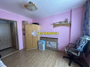 Vanzare Apartament 3 camere Decomandat 2 Bai balcon Mare parcare zona termopane izolat exterior - imagine 9