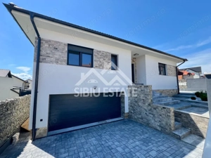  Casă Individuală cu garaj dublu de Vânzare în Șelimbăr, zona Lidl