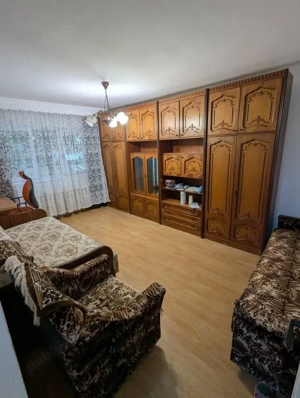 Apartament 4 camere de vanzare