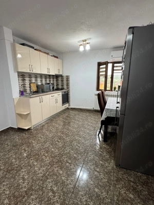 Vand apartament cu 2 camere decomandat  - imagine 3