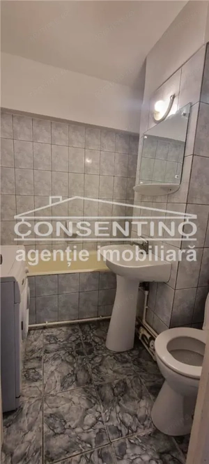 Se vinde gars. conf 1 , decomandata , liber , etj 3 , Centru -Cuza Voda , bloc 1985 - imagine 6 Se vinde gars. conf 1 , decomandata , liber , etj 3 , Centru -Cuza Voda , bloc 1985 - imagine 6