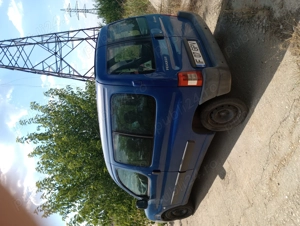 Vinzari auto.Vind Peugeot partner an fabricație 2006 benzina SI gpl cu actele la zi.