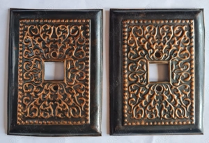 2 măști vechi pentru întrerupător, metaloplastie, perioadă comunistă