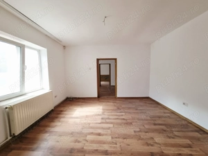 Casa situata intr-o zona buna a orasului - imagine 6