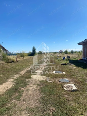 Teren 708 mp intre case - intrare Giarmata Vii - imagine 2