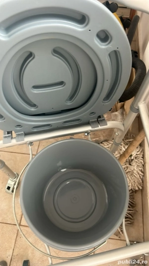 vand scaun pe role cu vas wc inclus