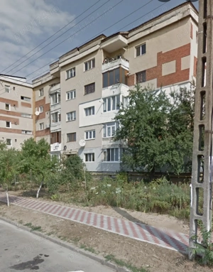 Vând Apartament cu 3 camere decomandat în suprafață de 80 mp Aleea Țesătorilor