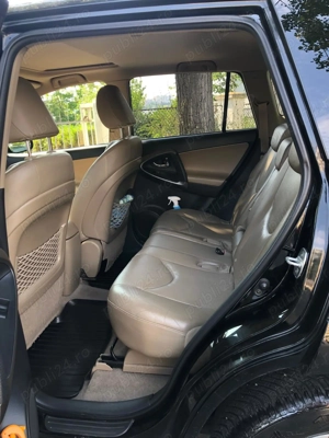 Vanzare TOYOTA RAV4 2010, Diesel. Pret 7000 EURO - imagine 5 Vanzare TOYOTA RAV4 2010, Diesel. Pret 7000 EURO - imagine 5