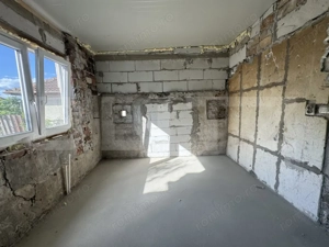 Casă cu 4 camere în Hunedoara