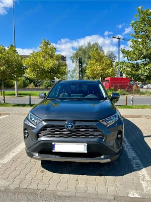 Vand SUV Toyota RAV4 HYBRID 4X4 fabricatie 2024 - primul proprietar