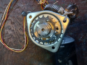 Motor ștergător parbriz 24v - imagine 2