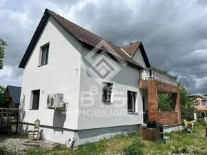 Casa  renovată în totalitate în Arcalia - imagine 2