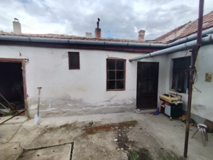 Casa de vânzare cu teren  - imagine 3