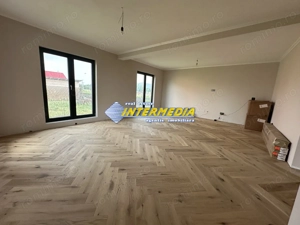 OKAZIE ! Casa Noua P+1 cu 550 mp teren 3 bai, 4 dormitoare garaj, finisata interior si mobila - imagine 2
