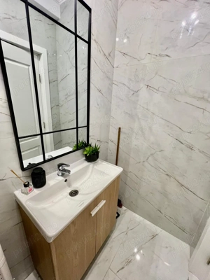 Inchiriez scaun coafura frizerie zona Balcescu  - imagine 4