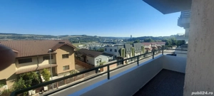 Ap cu 2 camere zona Vivo.