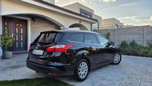 Ford-Focus-1.6 Benzina-Titanium x-Navi-Bi-Xenon-inc. scaune-Led-euro 5  - imagine 3