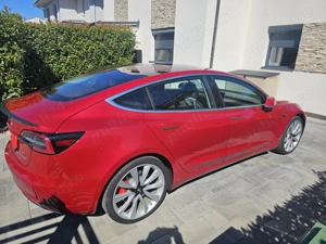 Tesla Model 3 Performance - imagine 4
