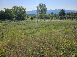 Vând teren intravilan 