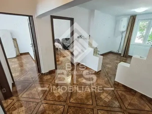 Apartament spatios etaj 2 - 92 mp - imagine 12