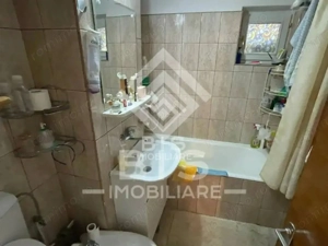Apartament 3 camere - Zona Sens - imagine 18