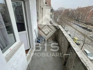 Apartament spaţios 3 camere - Bdul Independentei - imagine 10 Apartament spaţios 3 camere - Bdul Independentei - imagine 10