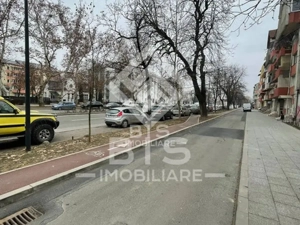 Apartament spaţios 3 camere - Bdul Independentei