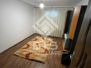 Apartament spaţios 3 camere - Bdul Independentei - imagine 16 Apartament spaţios 3 camere - Bdul Independentei - imagine 16