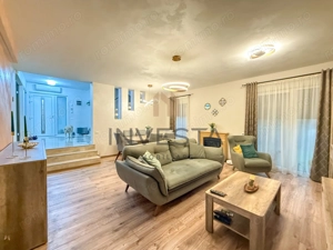 Casa moderna, spatioasa , pe o strada privata retrasa! - imagine 2