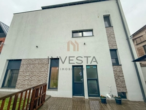 Casa moderna, spatioasa , pe o strada privata retrasa! - imagine 17