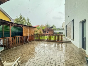 Casa moderna, spatioasa , pe o strada privata retrasa! - imagine 18