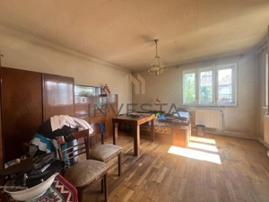 Casa indiviudala cu teren 500 mp amplasata la 200 m de  Iulus Mall!