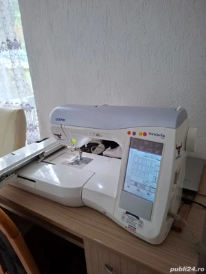 vând mașină de brodat 