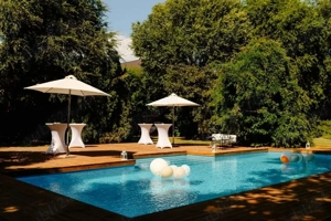 Casa la curte 400mp construiti, piscina, teren de 4500mp - imagine 2  Casa la curte 400mp construiti, piscina, teren de 4500mp - imagine 2