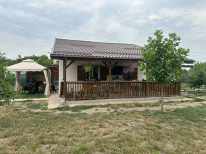 Casă de vânzare la țară nou construită   liniște și confort!