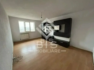 Apartament 2 camere DECOMANDAT - imagine 2