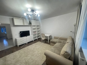 Apartament de vanzare cu 2 camere, renovat complet, cu boxa prorie - Complex