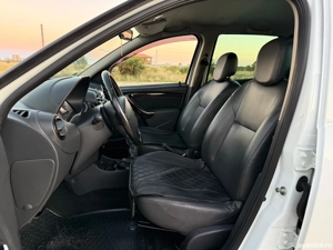 Dacia Duster Prestigi 1.5 dci 110 CP - imagine 8