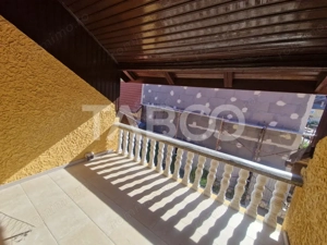 Casa individuala teren 979 mp gradina curte si terasa de vara Rasinari - imagine 12