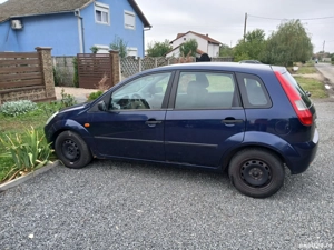 Vând Ford Fiesta,1.3 benzina,euro 4,an 2005 - imagine 2