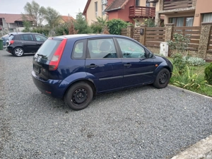Vând Ford Fiesta,1.3 benzina,euro 4,an 2005 - imagine 4