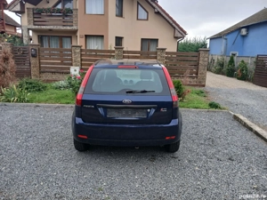Vând Ford Fiesta,1.3 benzina,euro 4,an 2005 - imagine 3