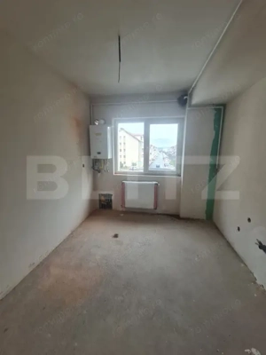 Apartament decomandat, posibilitate modificare in 3 camere, parcare, zona Terra - imagine 4