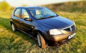 Vând Dacia Logan